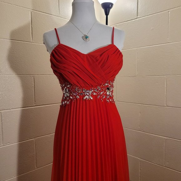 Beautiful Red Jeweled/Beaded Prom Dress - Picture 2 of 10